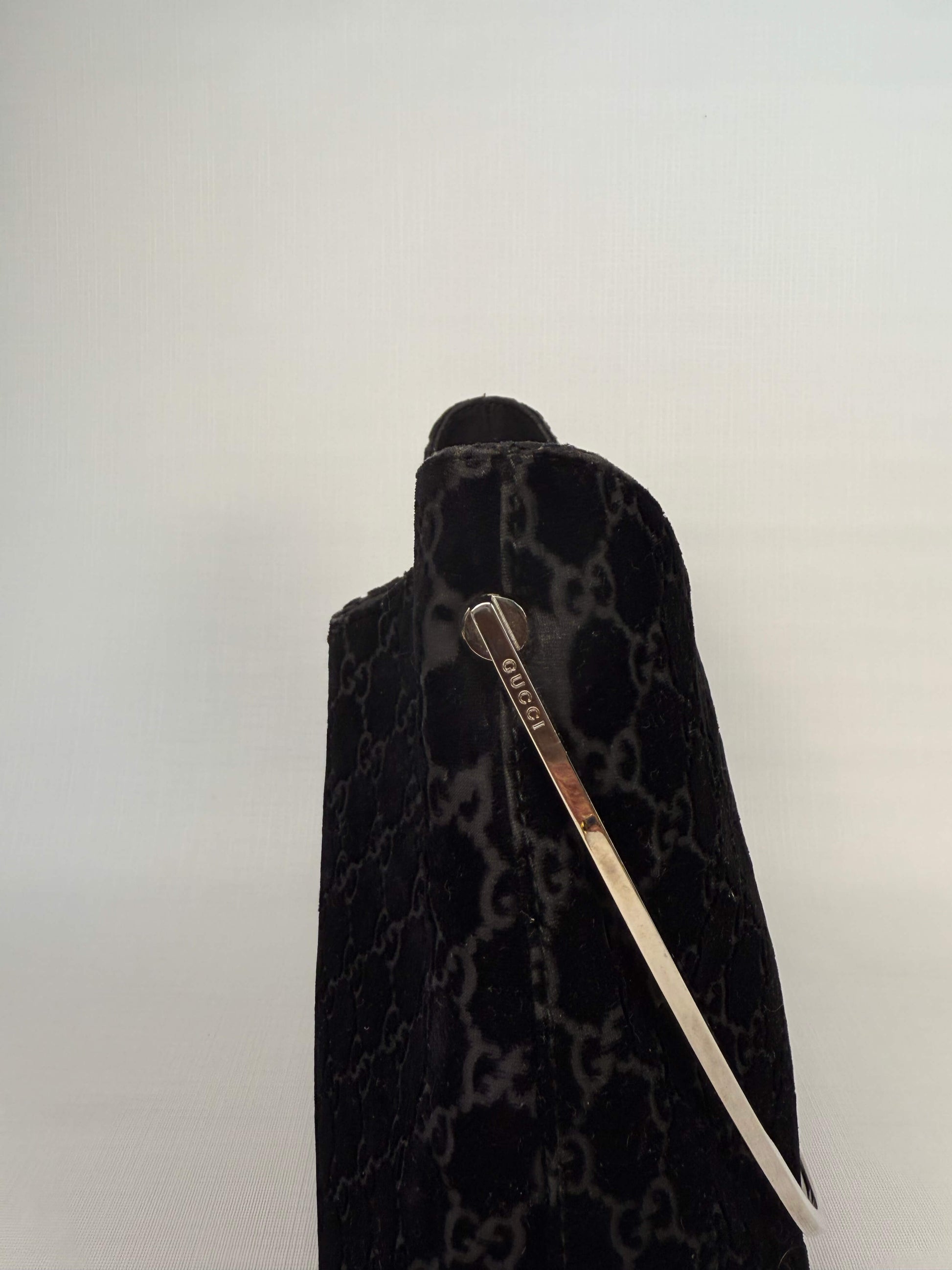 Gucci x Tom Ford Black Velvet Shoulder Bag – VLUXE Vault