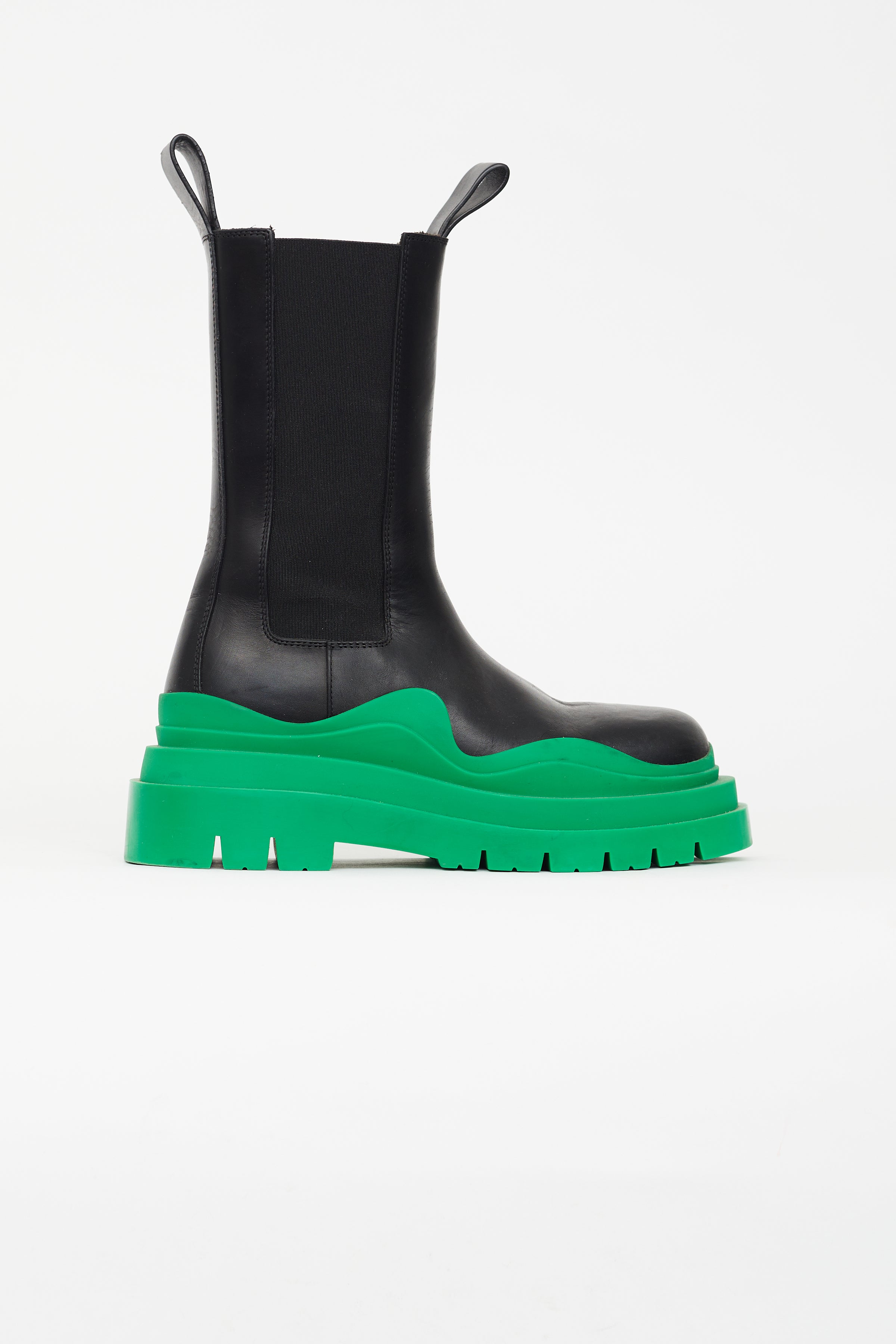 Bottega Veneta // Black & Green Tire Boot – VSP Consignment