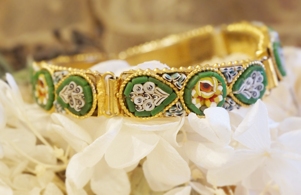 時と海を越えてきたヴィンテージの指輪・マクロモザイクブレスレット