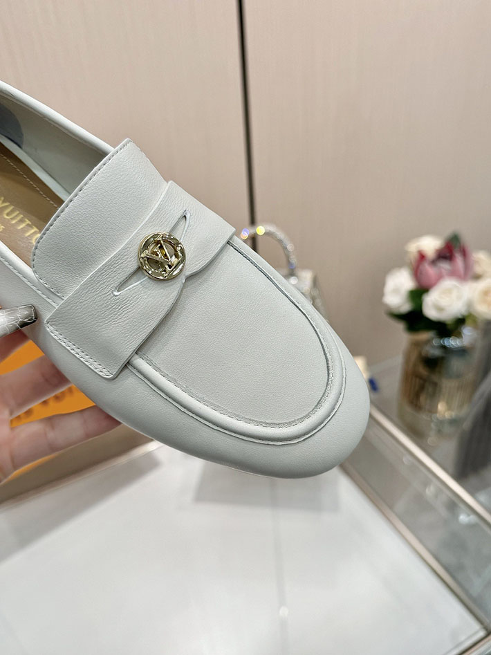 最高級ルイヴィトンスーパーコピー ルイヴィトンローファーコピー