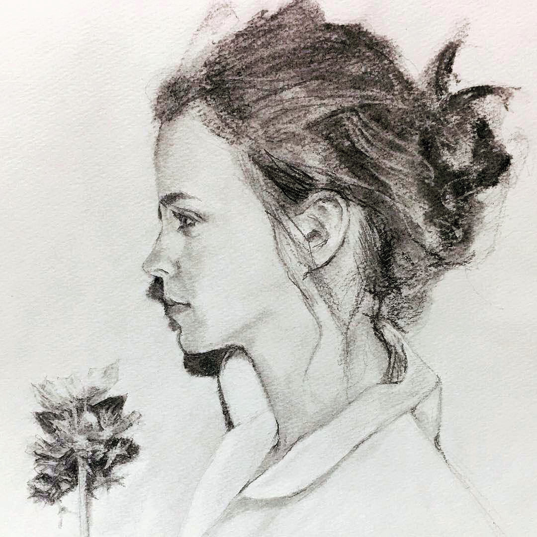 木炭で絵を描く事はとても楽しくて新鮮です。 - 軽井沢でアート生活