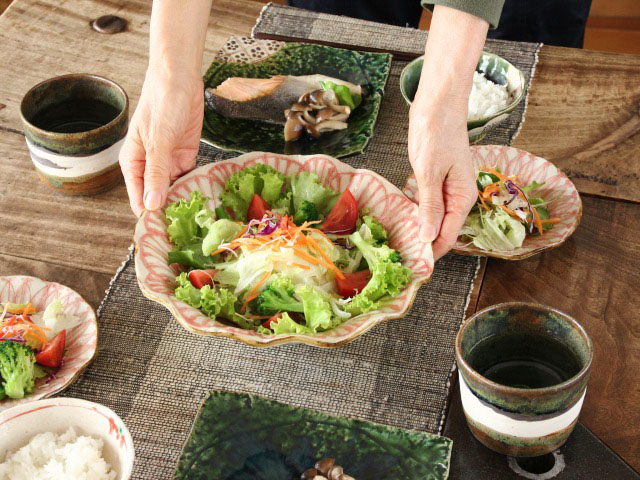 赤絵淡花輪花大鉢 - 【おとなの和食器屋 さんすい通販本店】