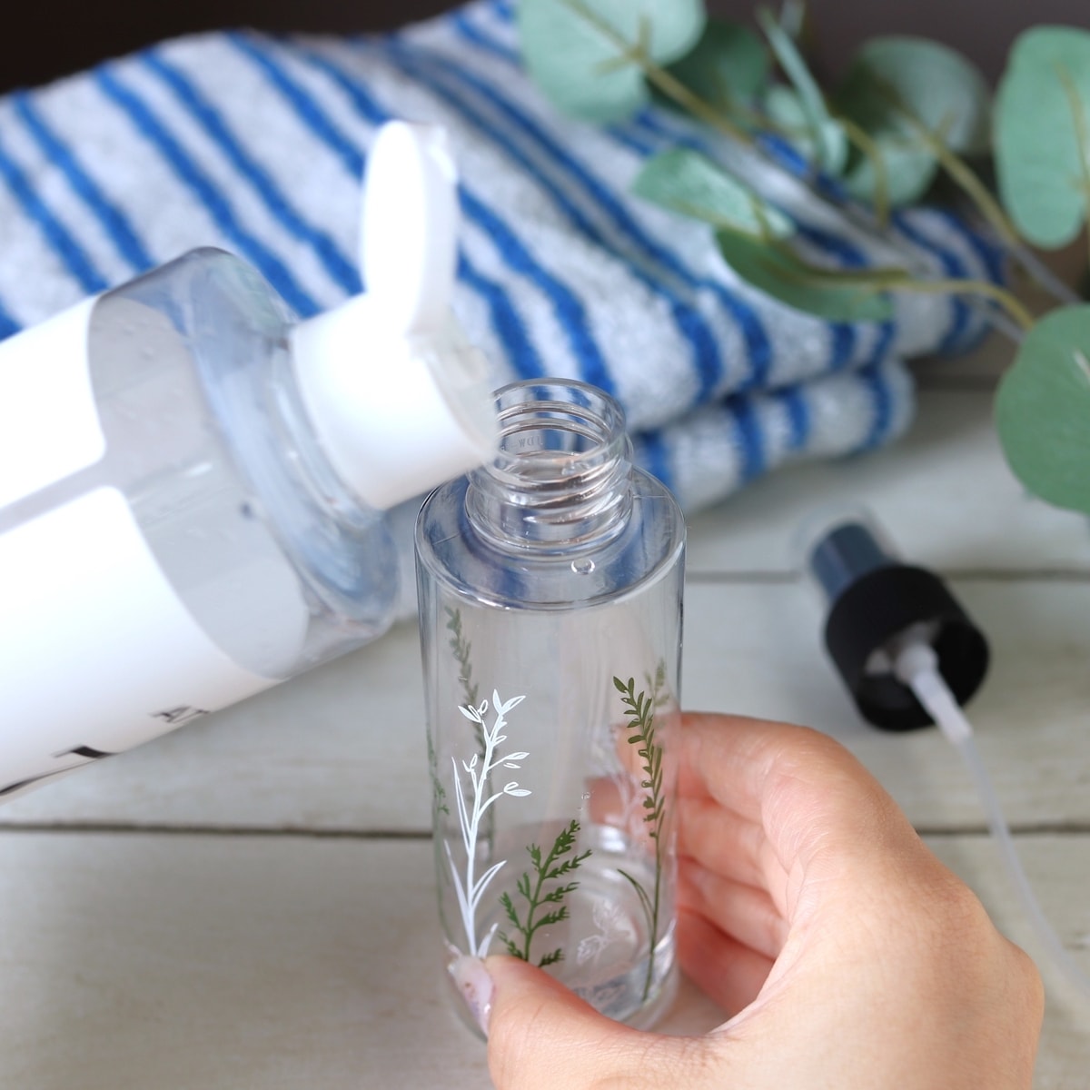 トラベルボトル 詰め替え容器ミストボトル ボタニカル柄 100ml 005341