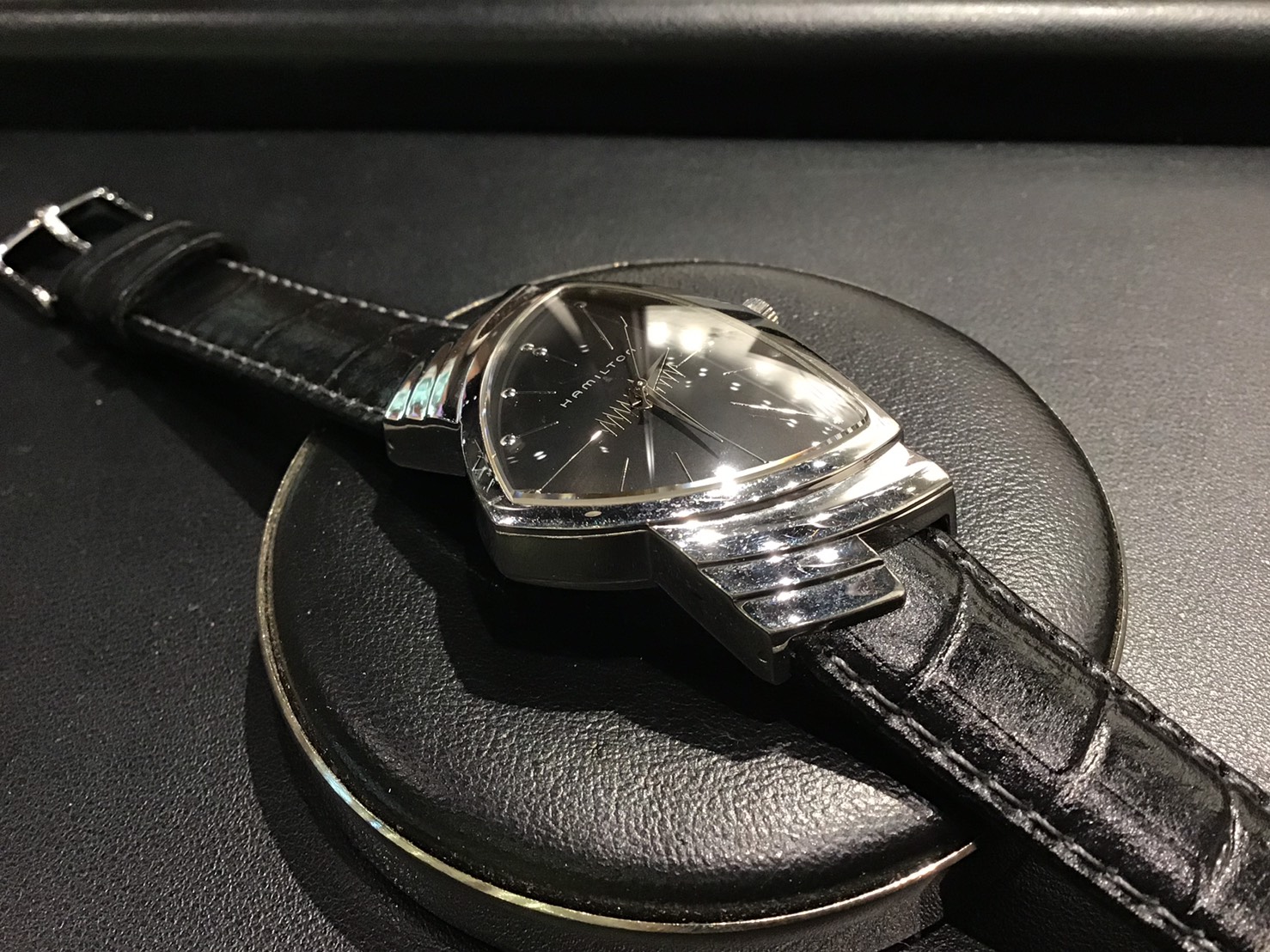 □西宮店「ハミルトン ベンチュラ 電池交換+ベルト交換」 ｜ 時計宝石