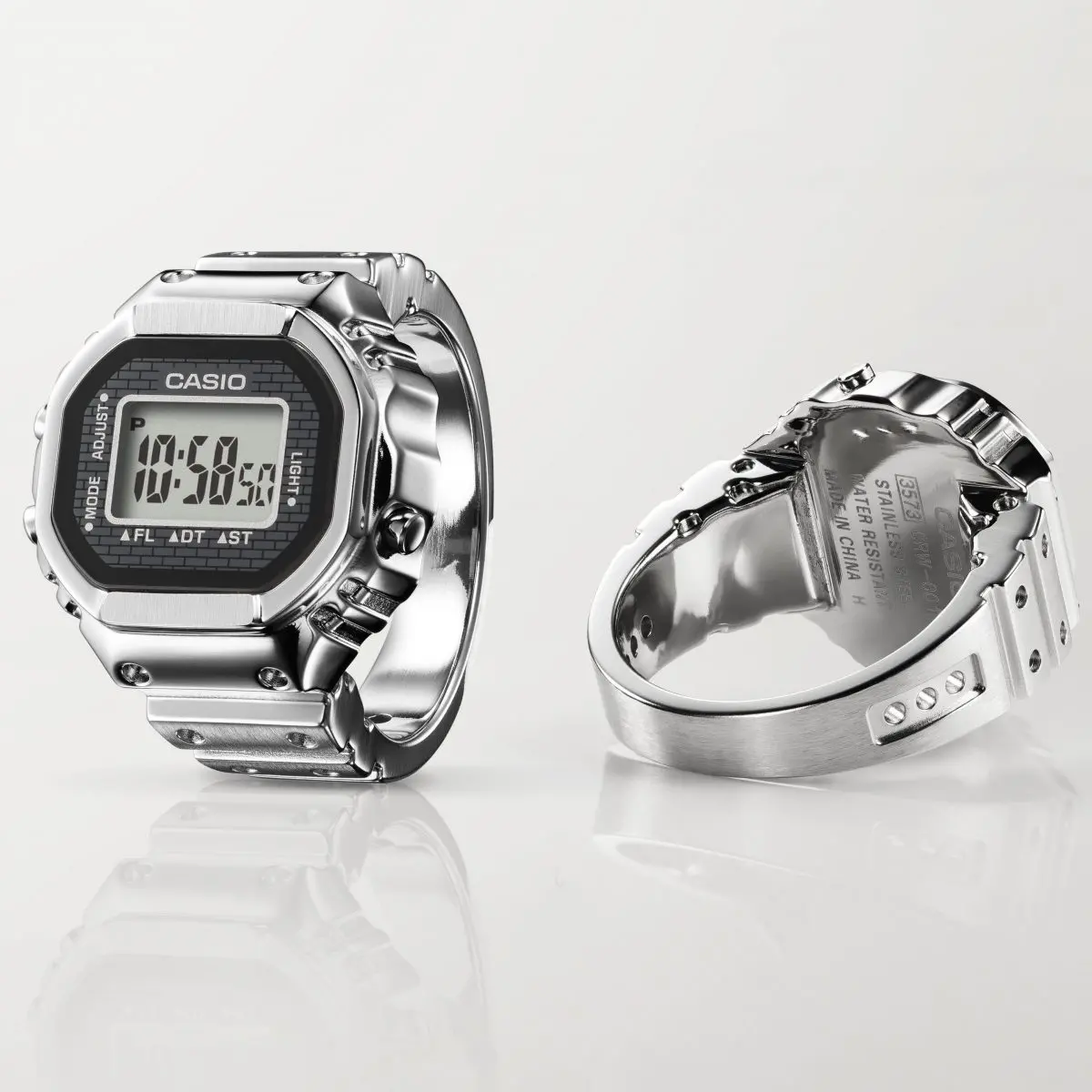 カシオの時計がリングになった フルメタルのリング型デジタルウオッチ