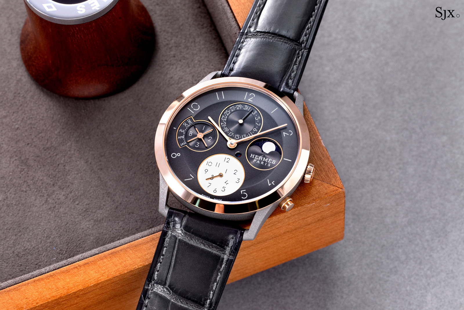 Review: Hermès Slim d'Hermès Quantième Perpétuel Titanium | SJX