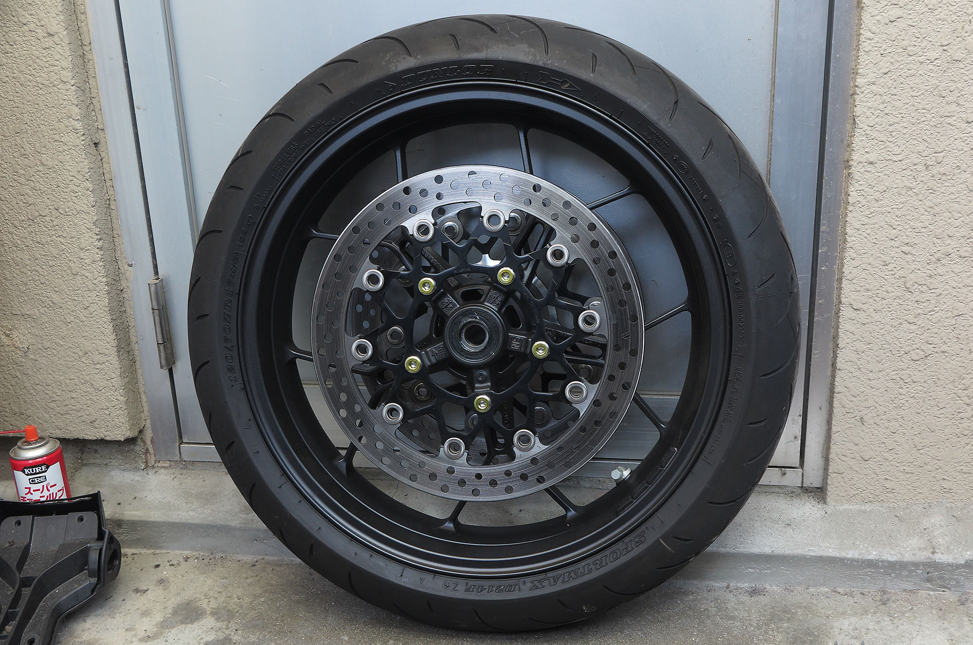 CBR650R(RH03) フロントタイヤの交換2