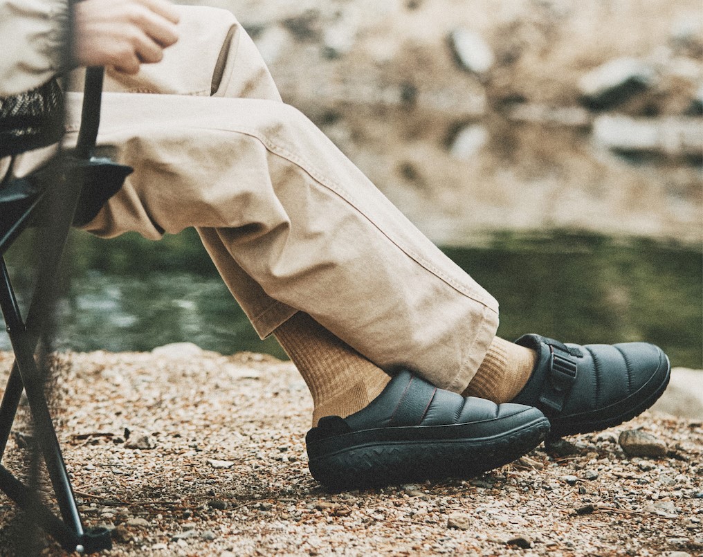 ブリーフィング×チャコがコラボ！ 人気クロッグが秋冬コーデをシックに