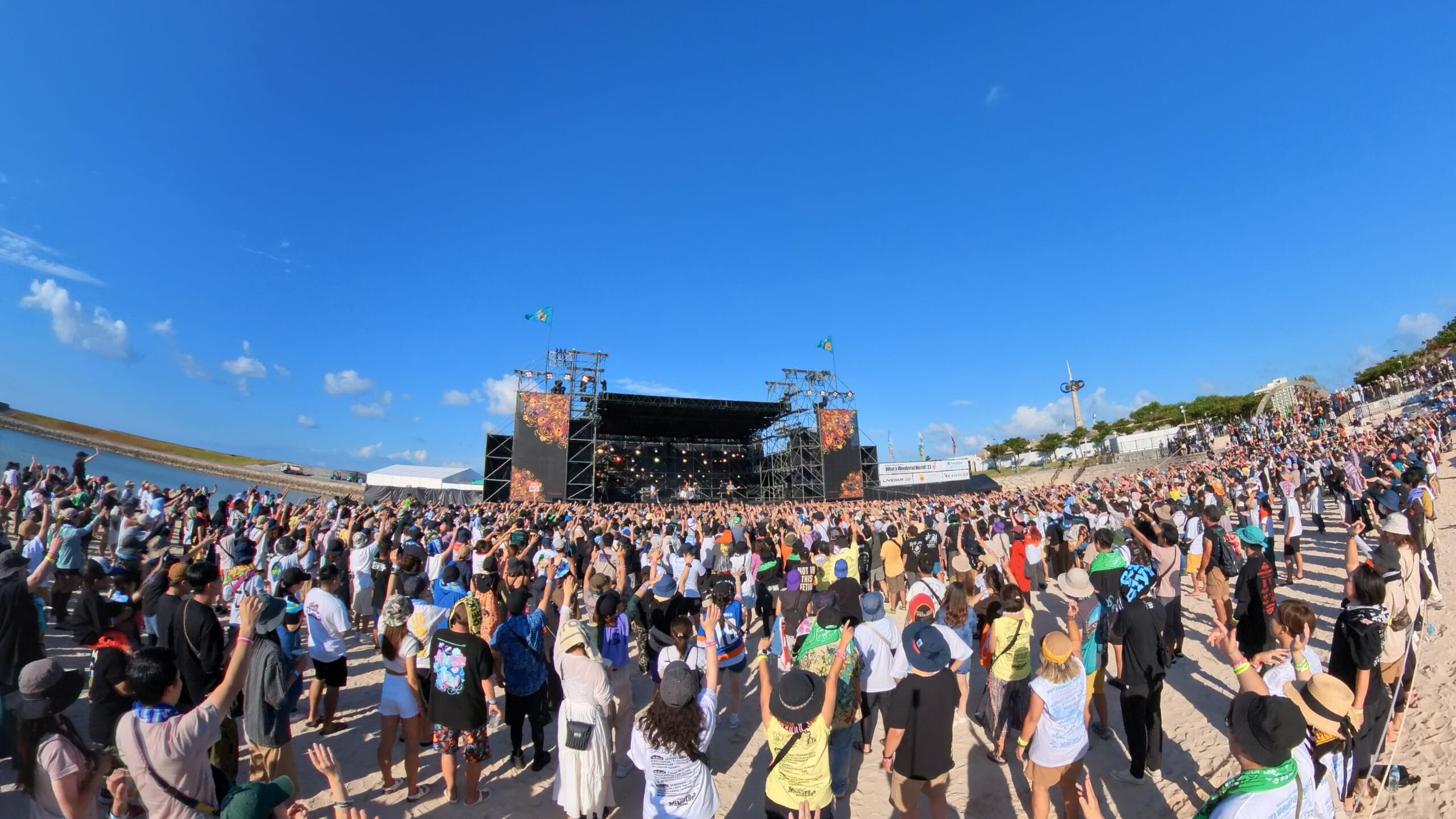 沖縄の海を舞台に音楽と遊ぶ。モンパチ主催のビーチフェス「Wonderful