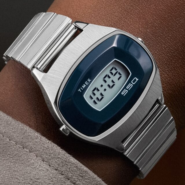 タイメックスが初のLCD搭載デジタルウォッチを復刻！ レトロ