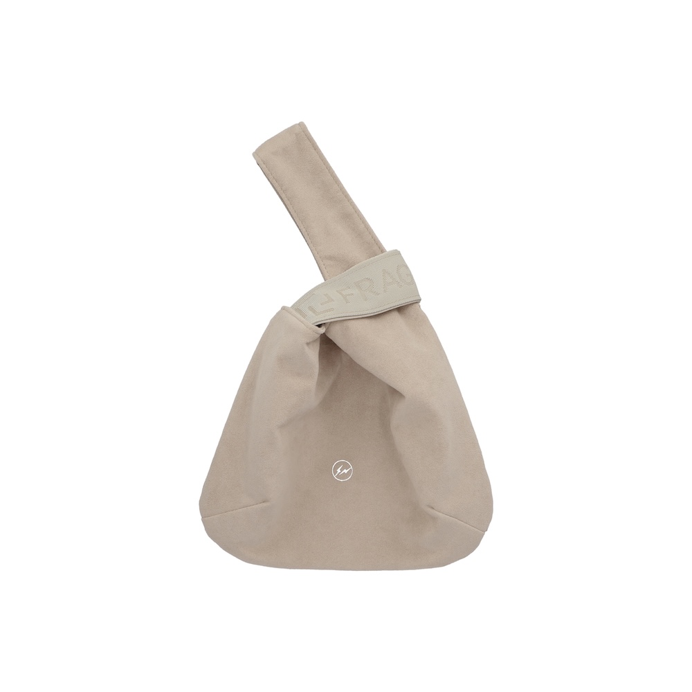 ラミダス×フラグメントデザインの新作は、スエード調の素材を使用した