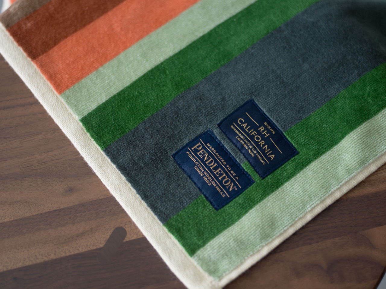 ネイティブ感をランダムストライプで表現した、ロンハーマン × ペン