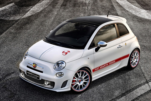 アバルト595」の50周年記念限定車が登場 【ニュース】 - webCG
