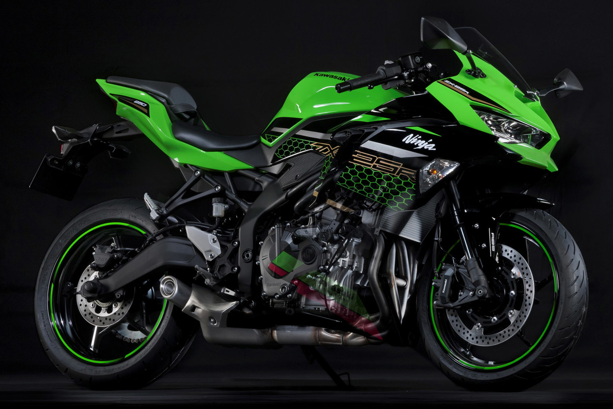 カワサキ・ニンジャZX-25R」の発表に業界騒然 一世を風靡した250cc 4