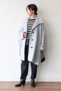 ラリア・ムー（Lallia Mù)スタンドカラーフレアコート／グレー