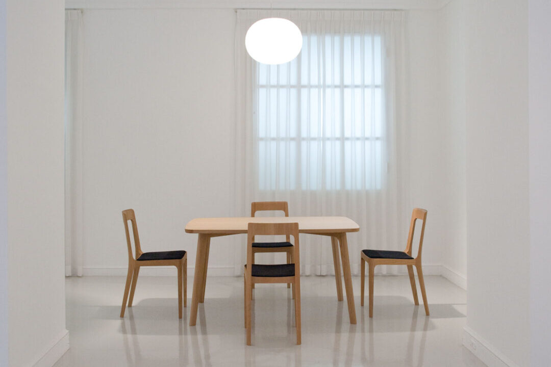 HIROSHIMAシリーズで揃えるコンパクトなダイニングセット | コラム