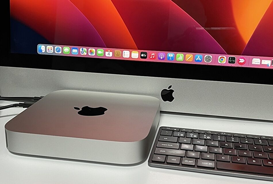 M2 Mac mini 実機レビュー、外観編。11年前のインテル Mac miniと比較