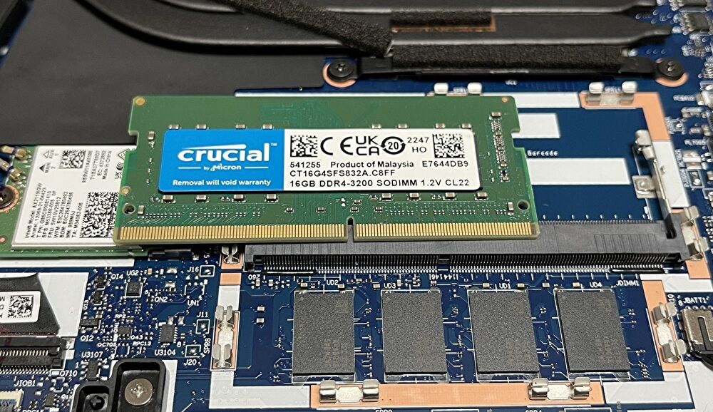 ThinkPad E14 Gen 5のメモリを16GBから32GBに増設、手順と増設前後の