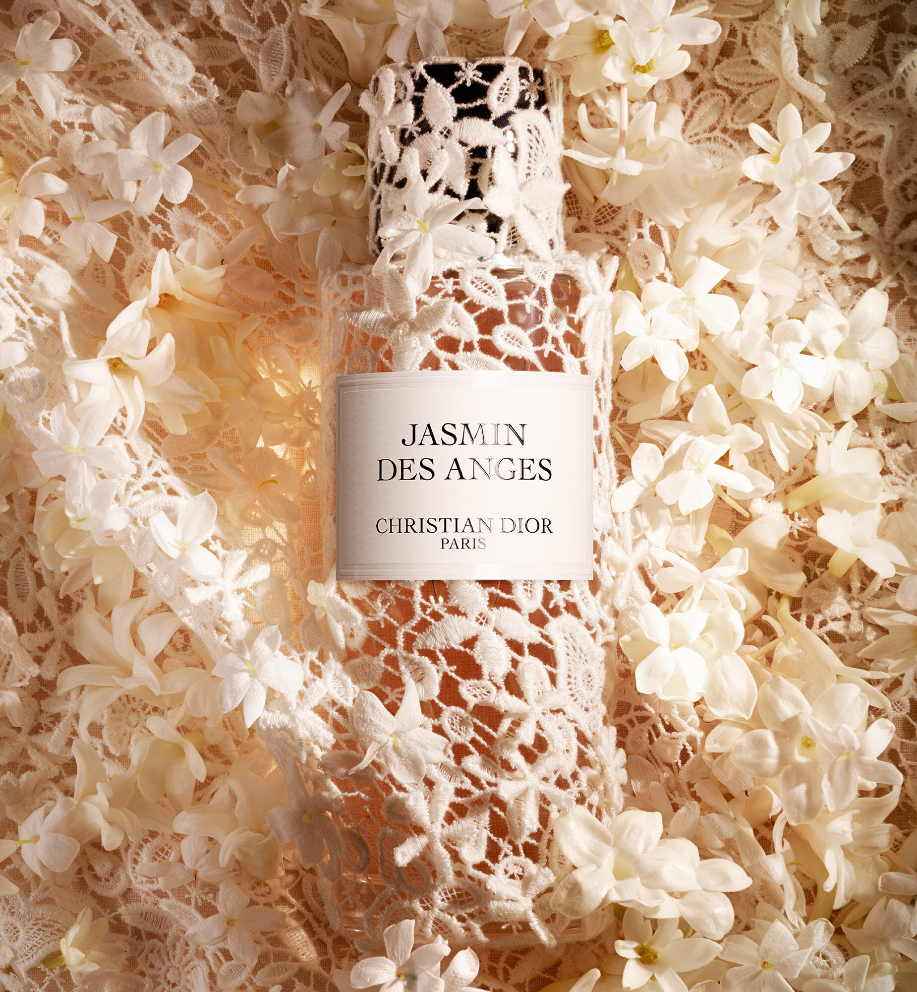 Jasmin des Anges Fragrance: floral-fruity fragrance drenched in