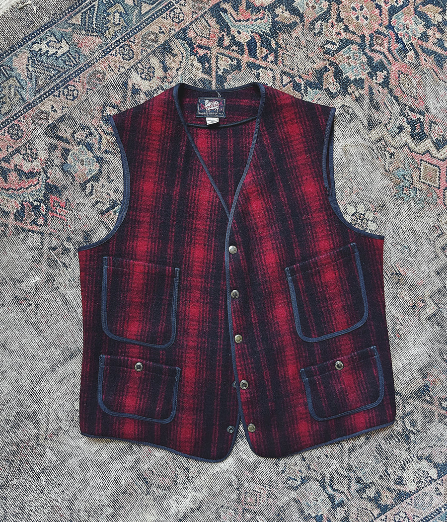 Vintage Woolrich Buckle Back Vest – Medium – Wooden Sleepers