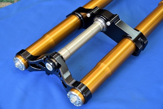 Z900RS/オーリンズ 倒立フロントフォーク(FG R&T)用 ステム製作