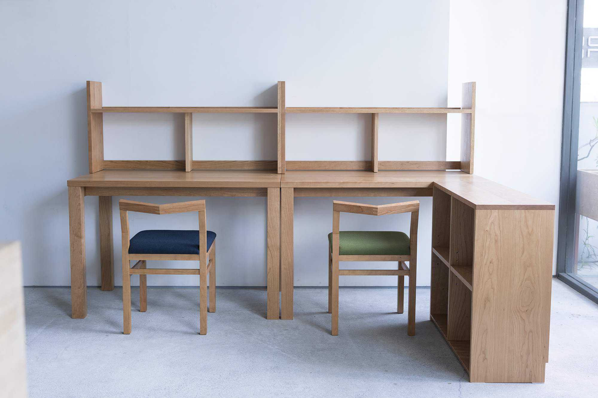 お子様たちの勉強机と本棚│オーダー家具と無垢天板 東京 WOODWORK