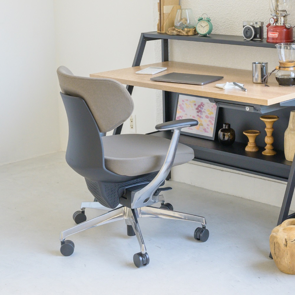 ing イング／クッションタイプ／バーチカルタイプ／可動肘／ブラック