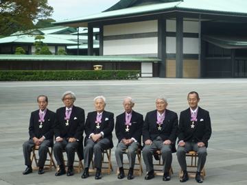 平成24年度文化勲章親授式 : 日本の勲章・褒章 - 内閣府