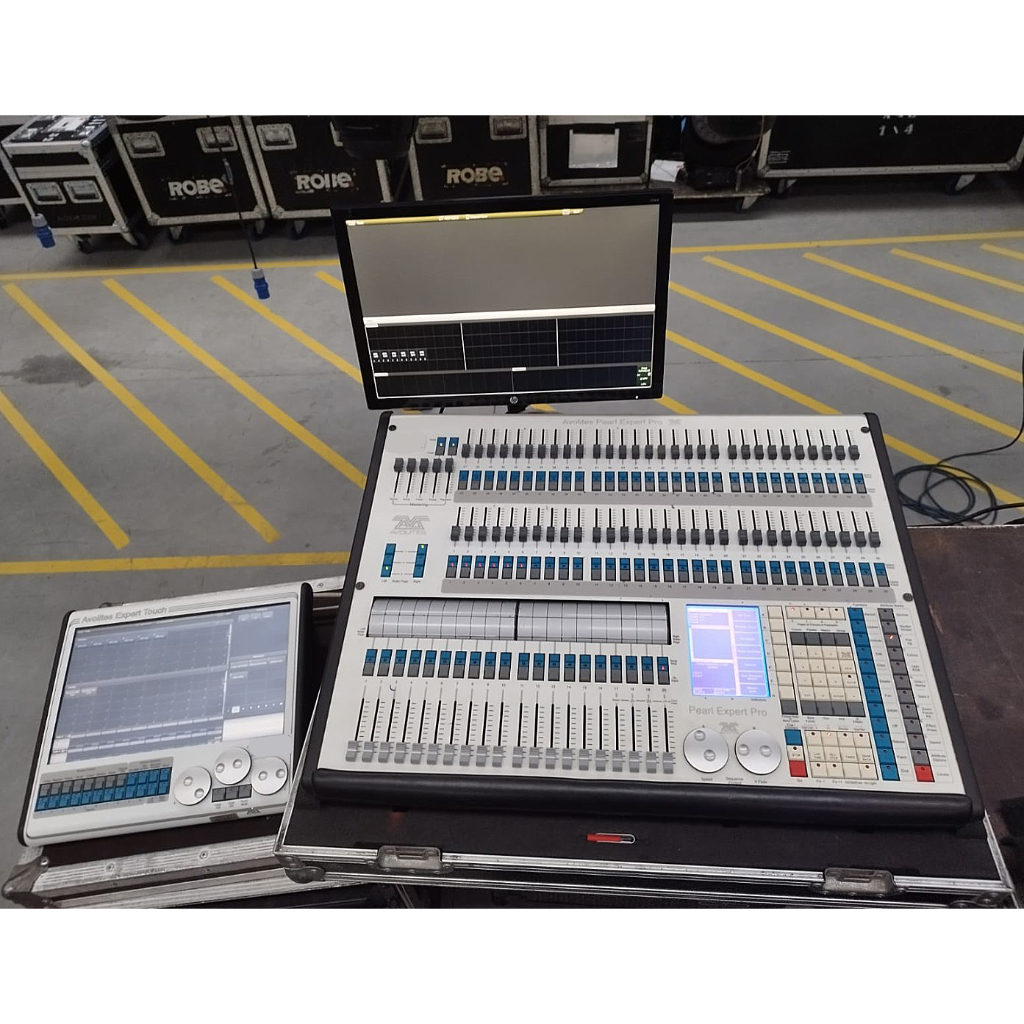 Avolites Pearl Expert Pro, Touch Wing and Touch Monitor – Buy now