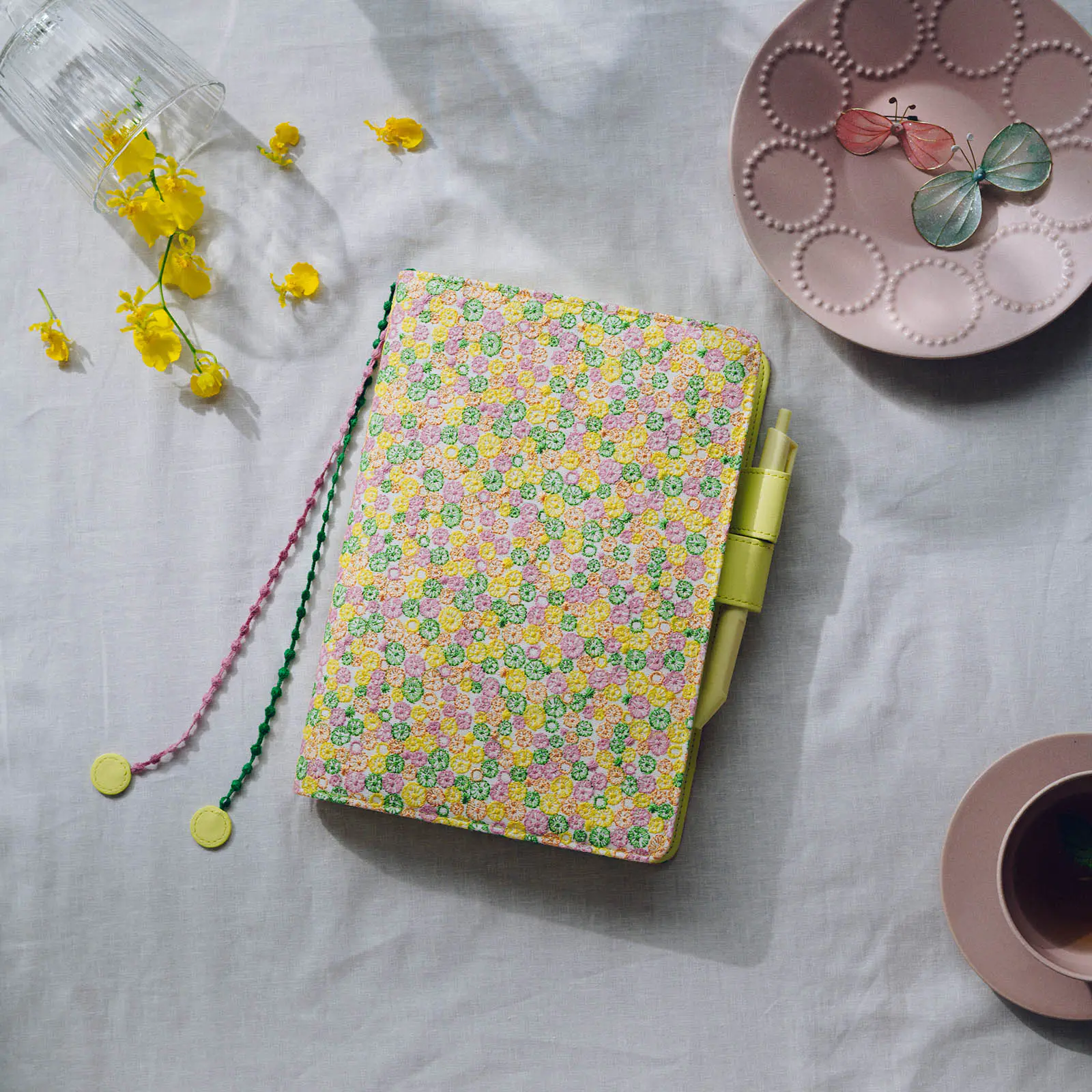 ミナ ペルホネン / skyful（yellow） ［カズンサイズ（A5）］ - 手帳