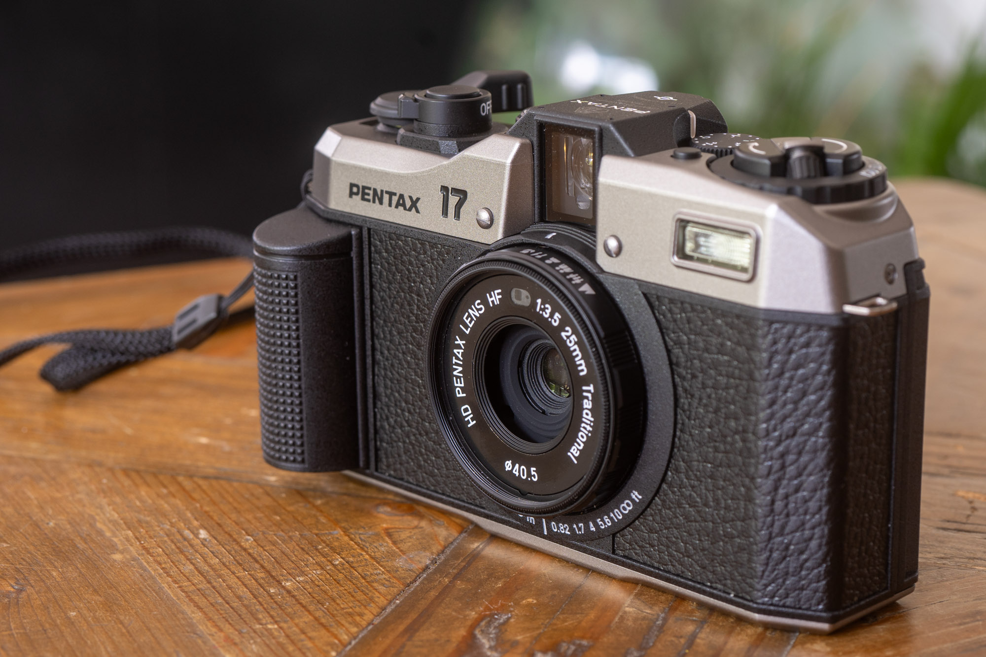Pentax 17 Comprehensive Review - The New Half-Frame Point & Shoot