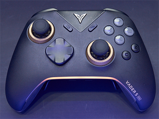 注目の新製品「VADER 5 PRO」やエヴァコラボのゲームパッドをFlydigi