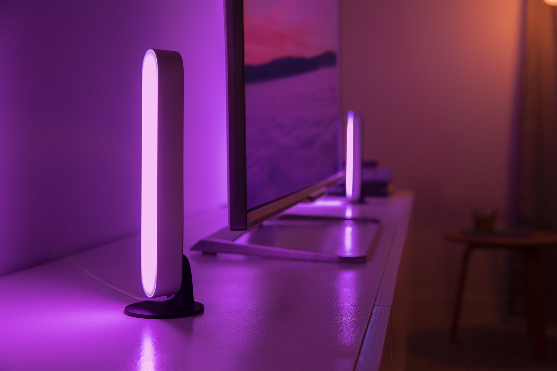 PR】映像と照明がシンクロする「Philips Hue Play ライトバー」で