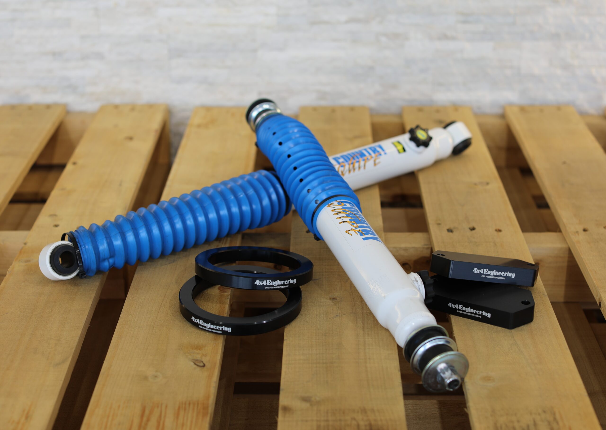 新型ランドクルーザー70(GDJ76) フロント車高補正用コイルスペーサー