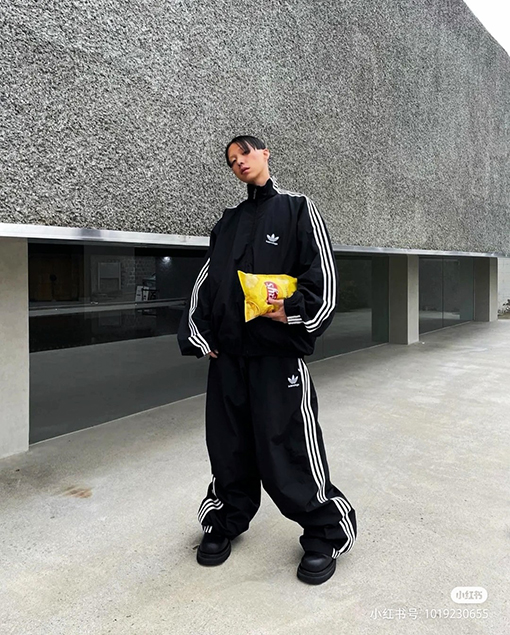 バレンシアガ x アディダス コラボセットアップ ジャケットアウター