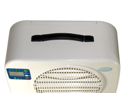 新コンプレッサー搭載の軽量ポータブルクーラー ラ・クール