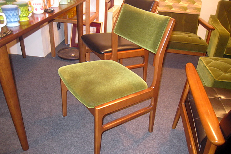 カリモク60 アームレスダイニングチェア（モケットグリーン） | collect