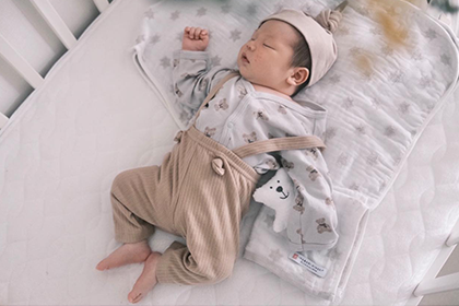 First towel（ファーストタオル） 赤ちゃんのために作った木箱入り今治