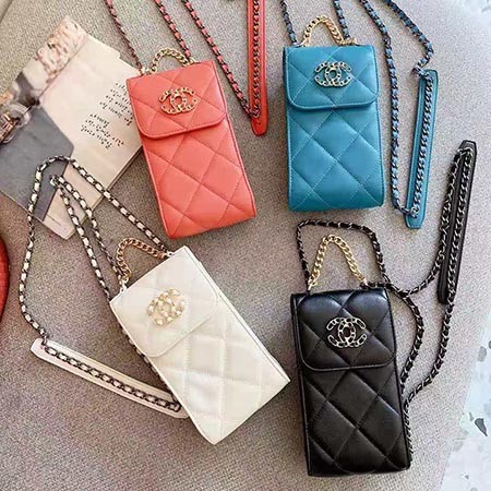 シャネルiphone17スマホポーチ 全機種対応 携帯ポシェット 縦型 chanel