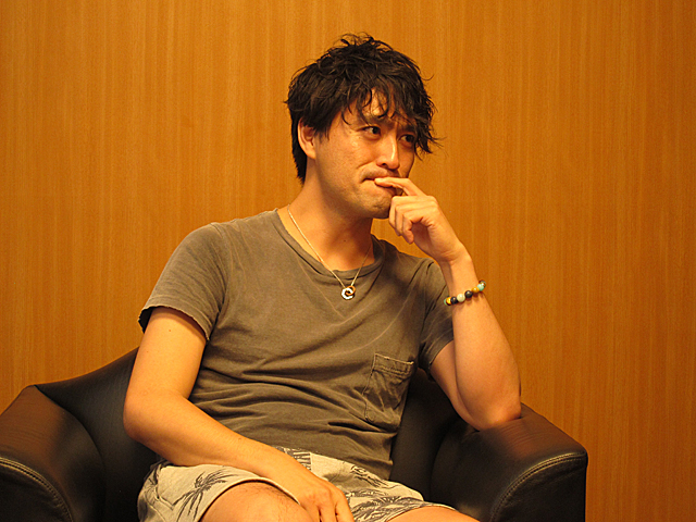 インタビュー：“大人ってカッコいい”と思えるような歌 ISEKI×中田裕二