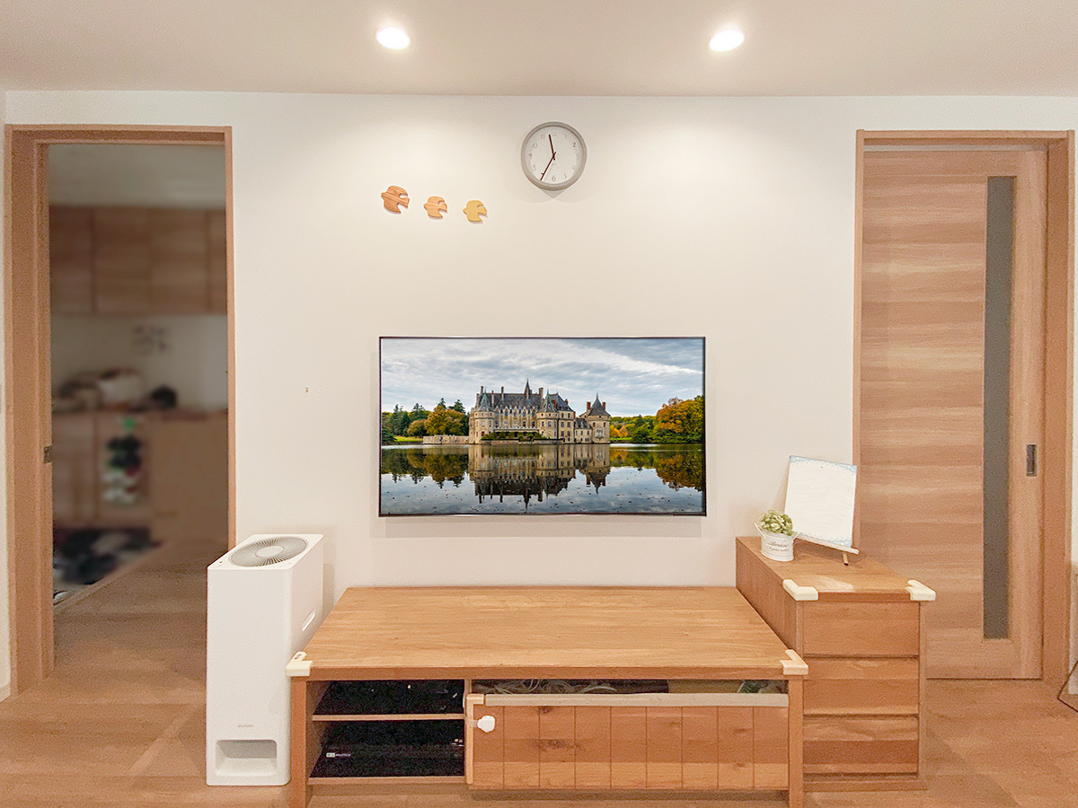 三重県四日市市で55インチ液晶テレビ(KJ-55X9500H)を壁掛け CATO施工