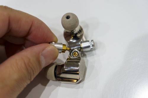 E4UA製「ソニー IER-Z1R等 IER系用 MMCXプラグアダプタ」を買ってみた