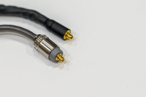 E4UA製「ソニー IER-Z1R等 IER系用 MMCXプラグアダプタ」を買ってみた