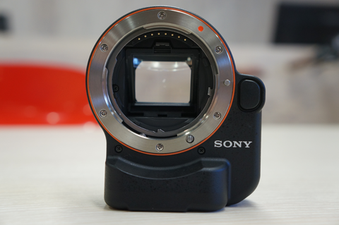 NEXでAマウントレンズを使うための「LA-EA2」 | 店長のつぶやき日記