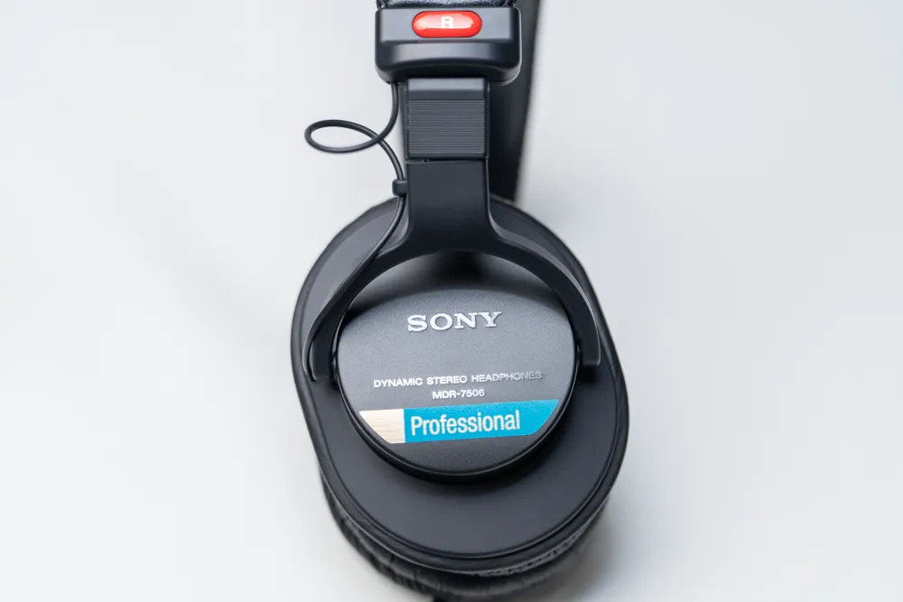 実機レビュー＞プロフェッショナルヘッドホン「MDR-7506」。「MDR