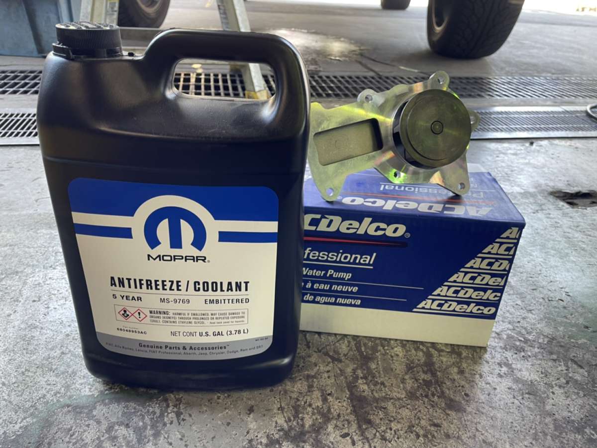 ジープ JKラングラー 冷却水漏れ 修理！ | 輸入車専門店・アメ車・欧州