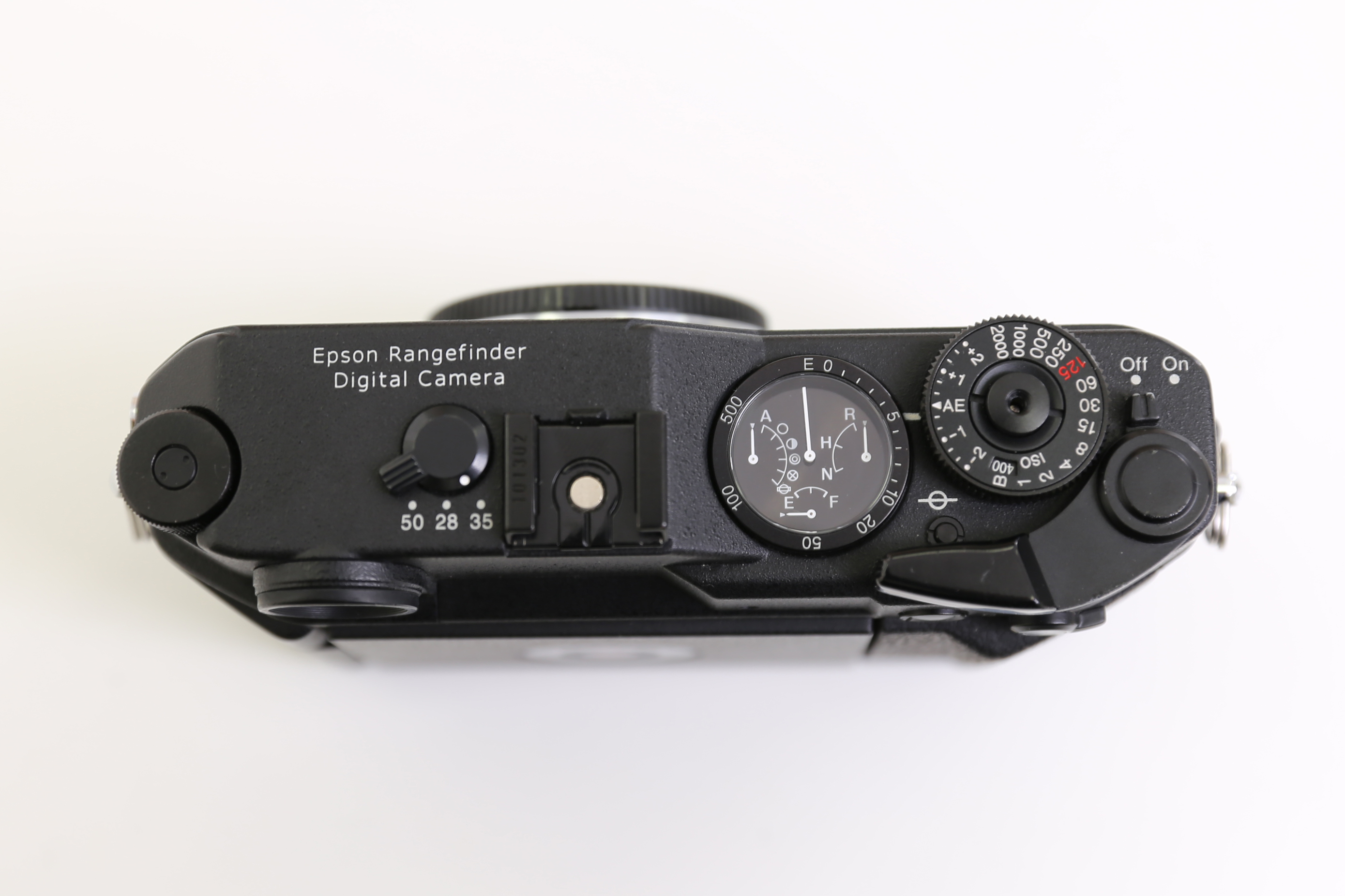 レトロ感あふれるデジタルレンジファインダー機 EPSON R-D1s 入荷！