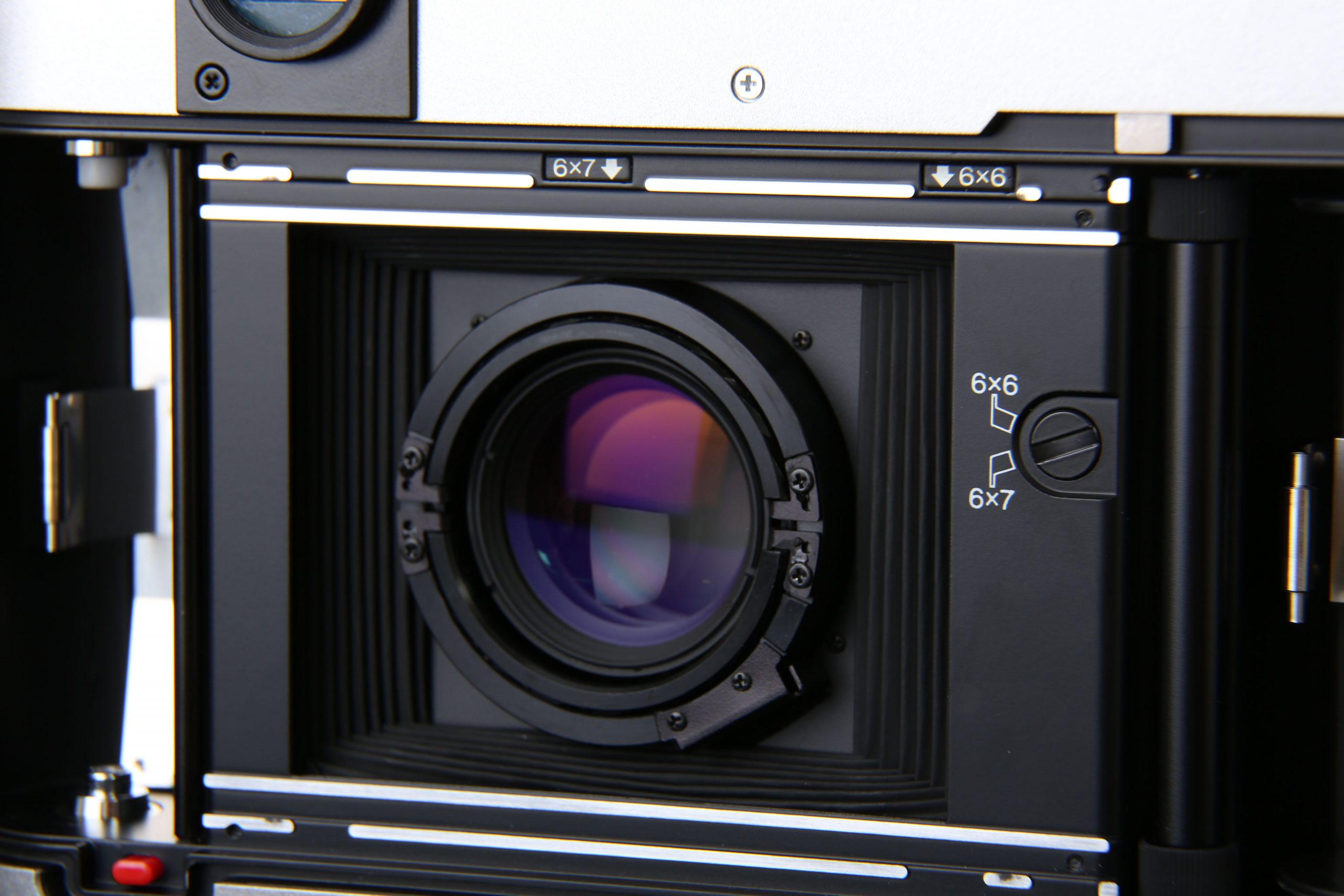 FUJIFILM GF670 Professional 使用レビュー 【コンパクトな蛇腹中判