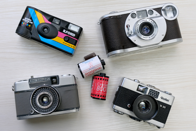 フィルムカメラはじめよ♪ 002】 コンパクトカメラと一眼レフ｜カメラ