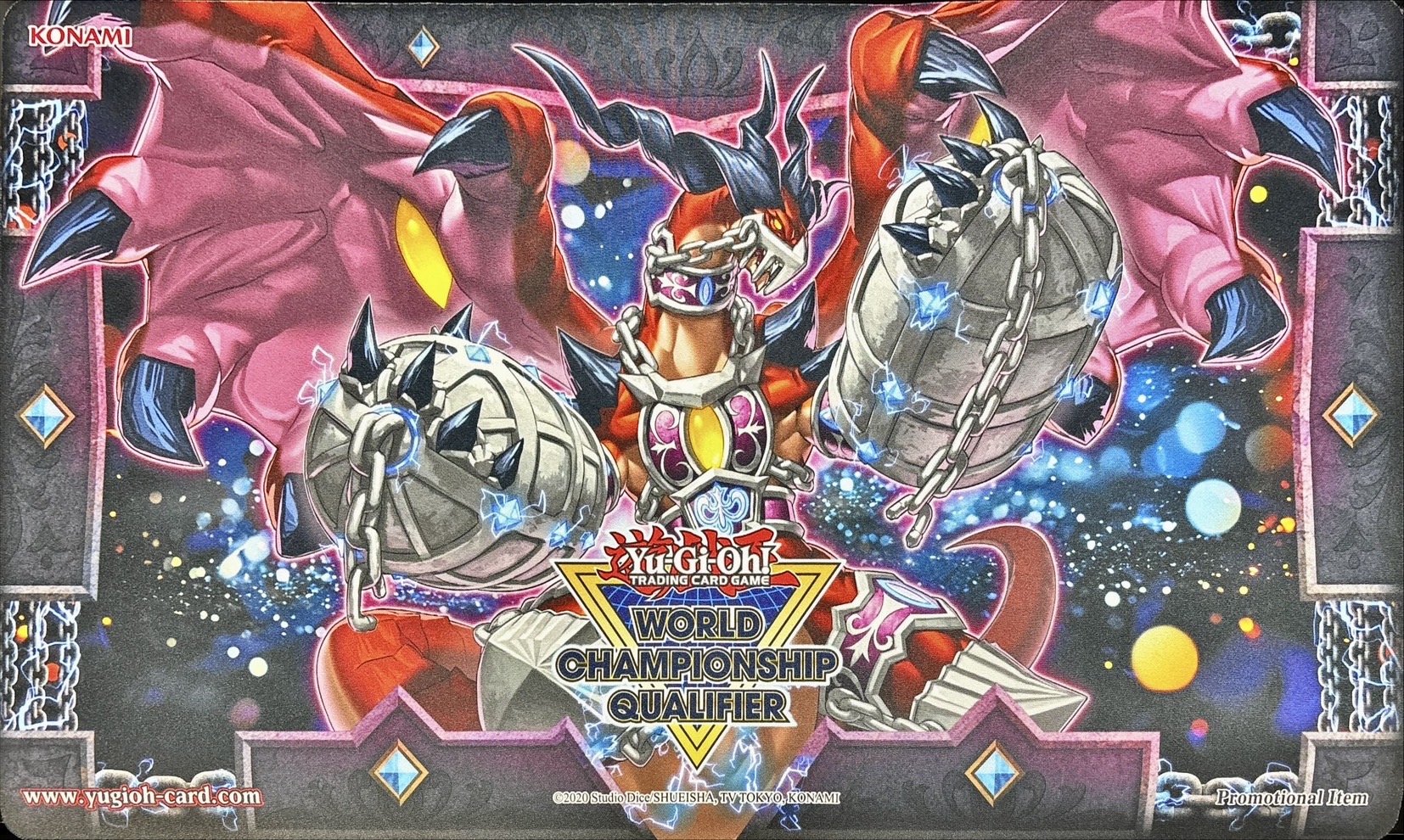 プレイマット『深淵の獣マグナムート(WCQ)』【-】{-}《プレイマット》